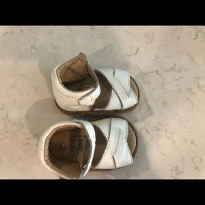 Babe Basic White Genuine Leather Baby Girl Sandals 0-6 mos (4 3/8 inches)